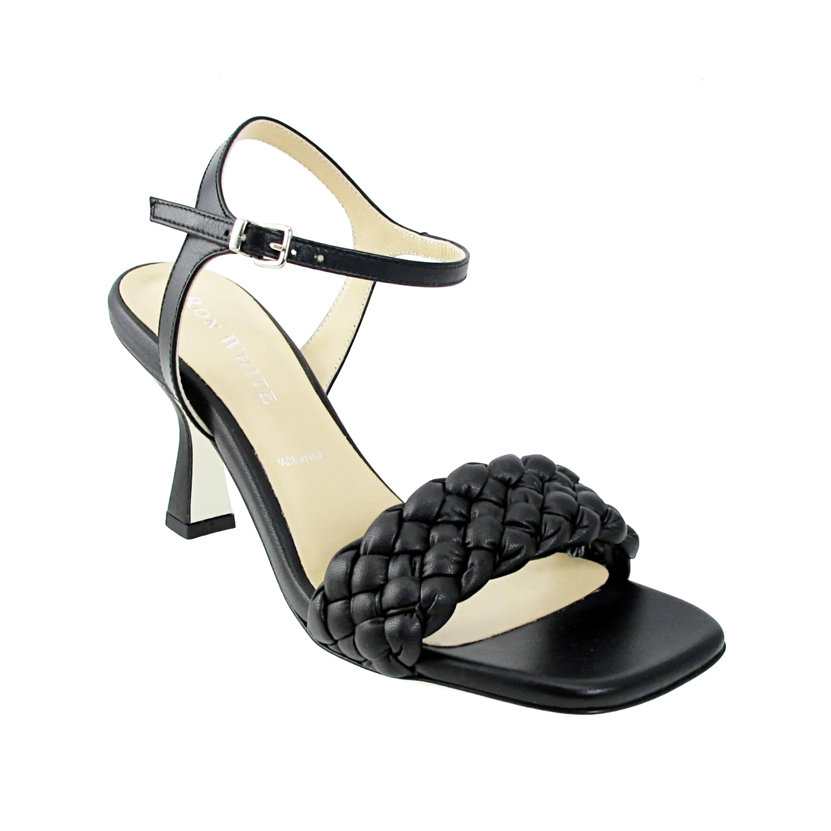 Aneesha | Onyx