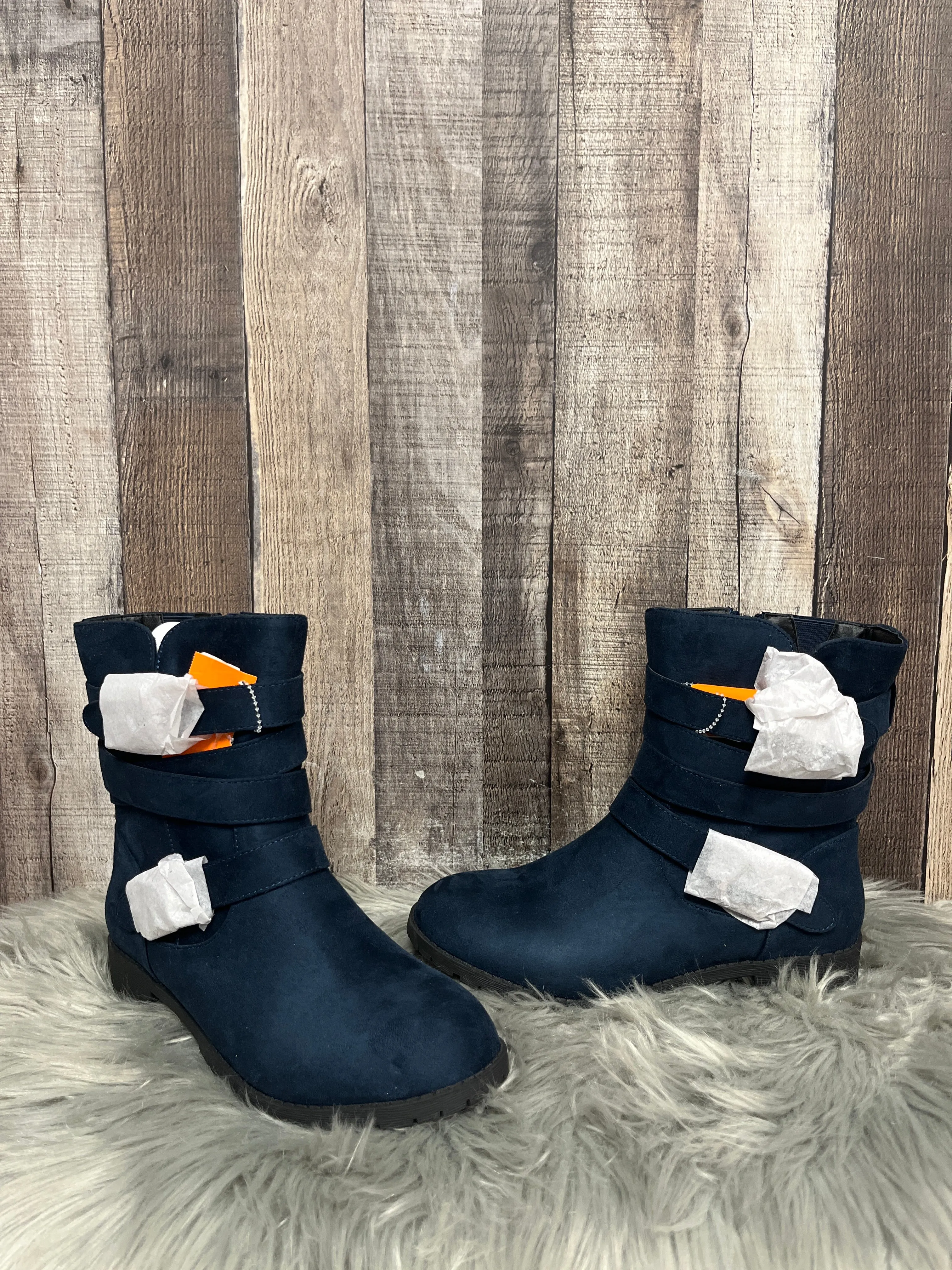 Boots Ankle Flats By Comfortview  Size: 7.5