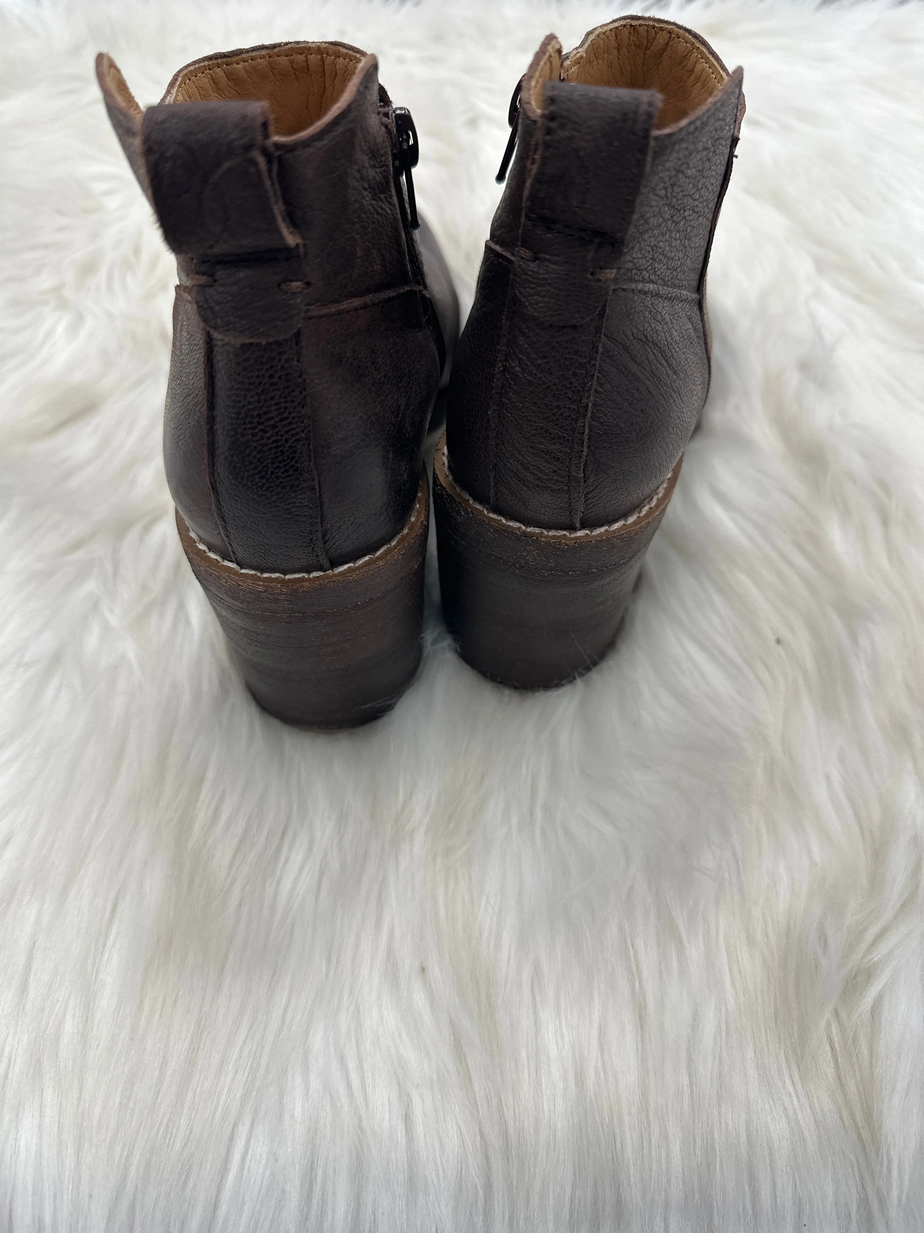 Boots Ankle Heels By Crown Vintage In Brown, Size: 6.5