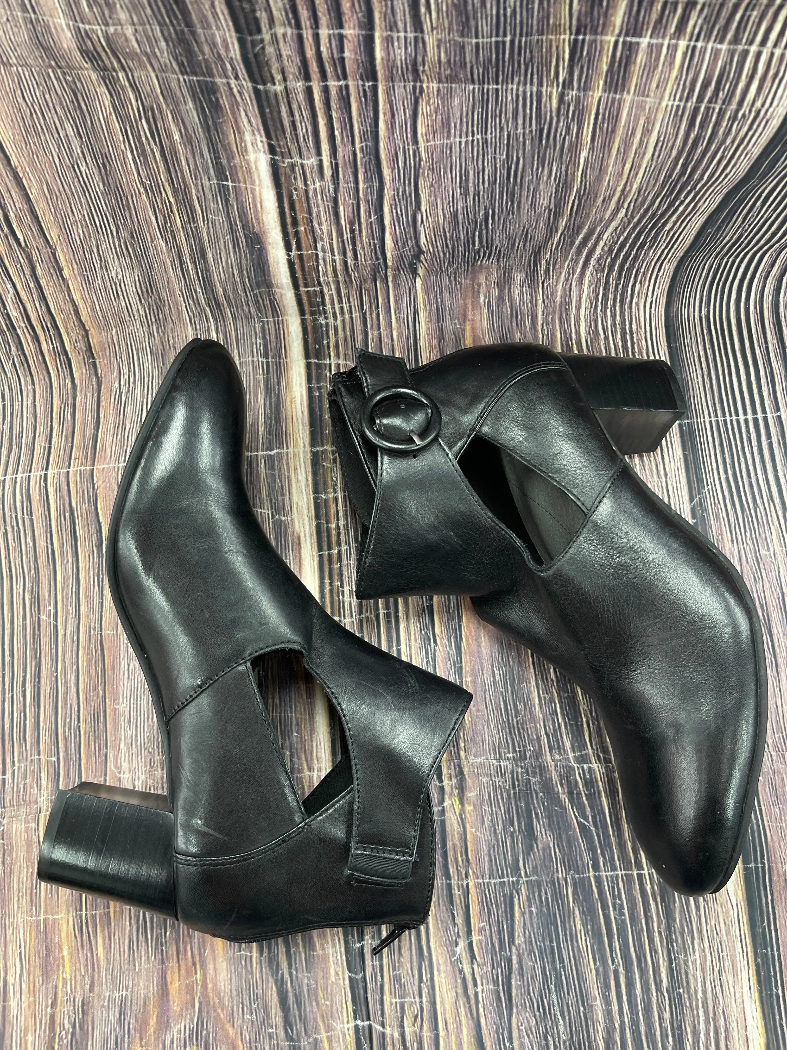 Boots Ankle Heels By Earth In Black, Size: 10