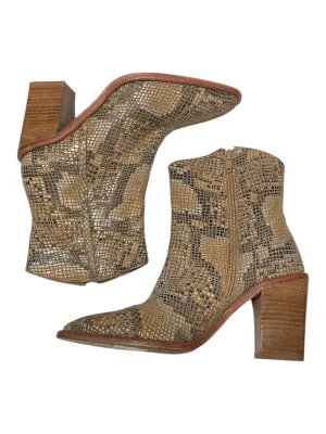 Boots Ankle Heels By Free People In Snakeskin Print, Size: 6.5