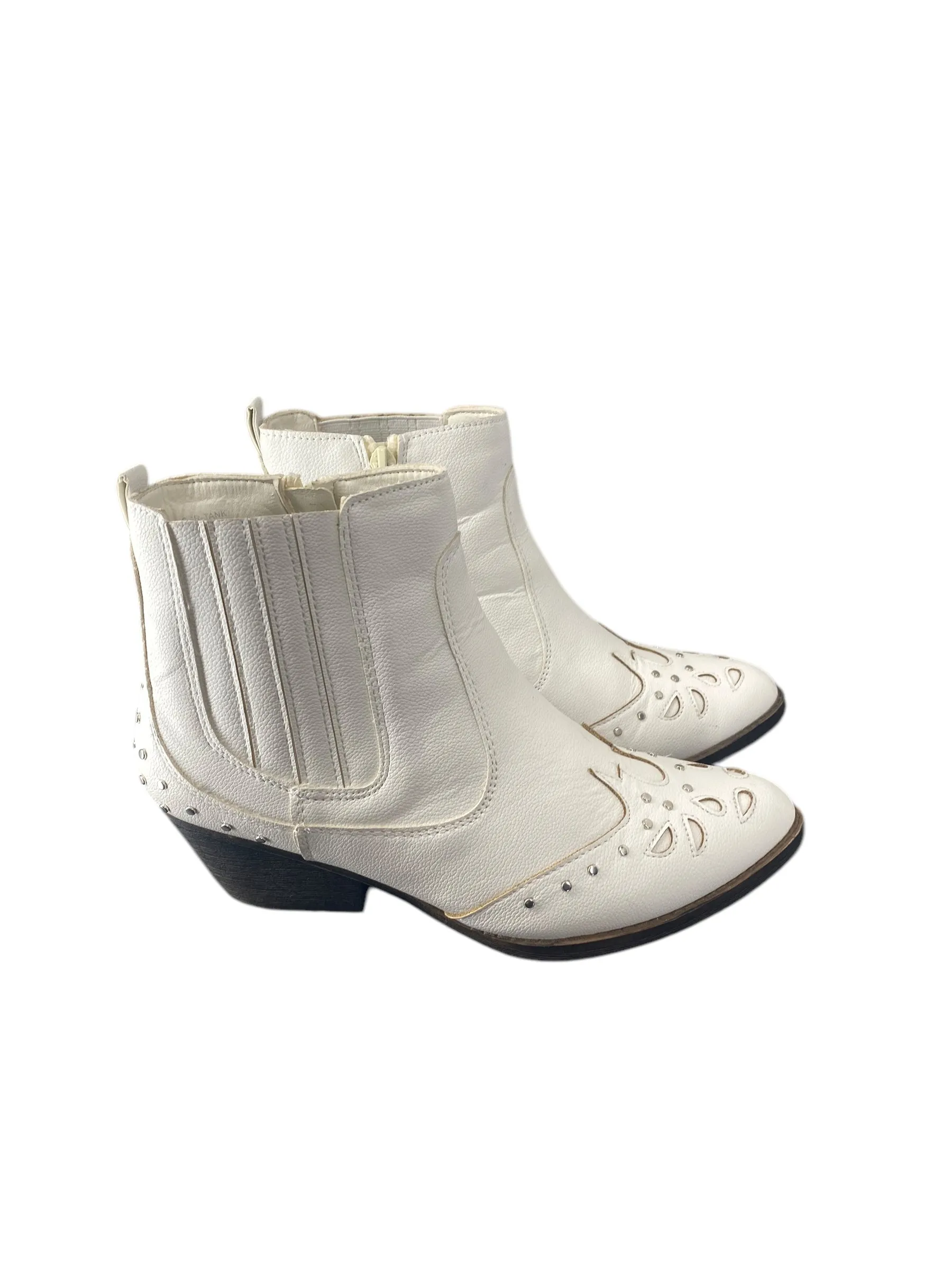 Boots Ankle Heels By Sugar In White, Size: 9