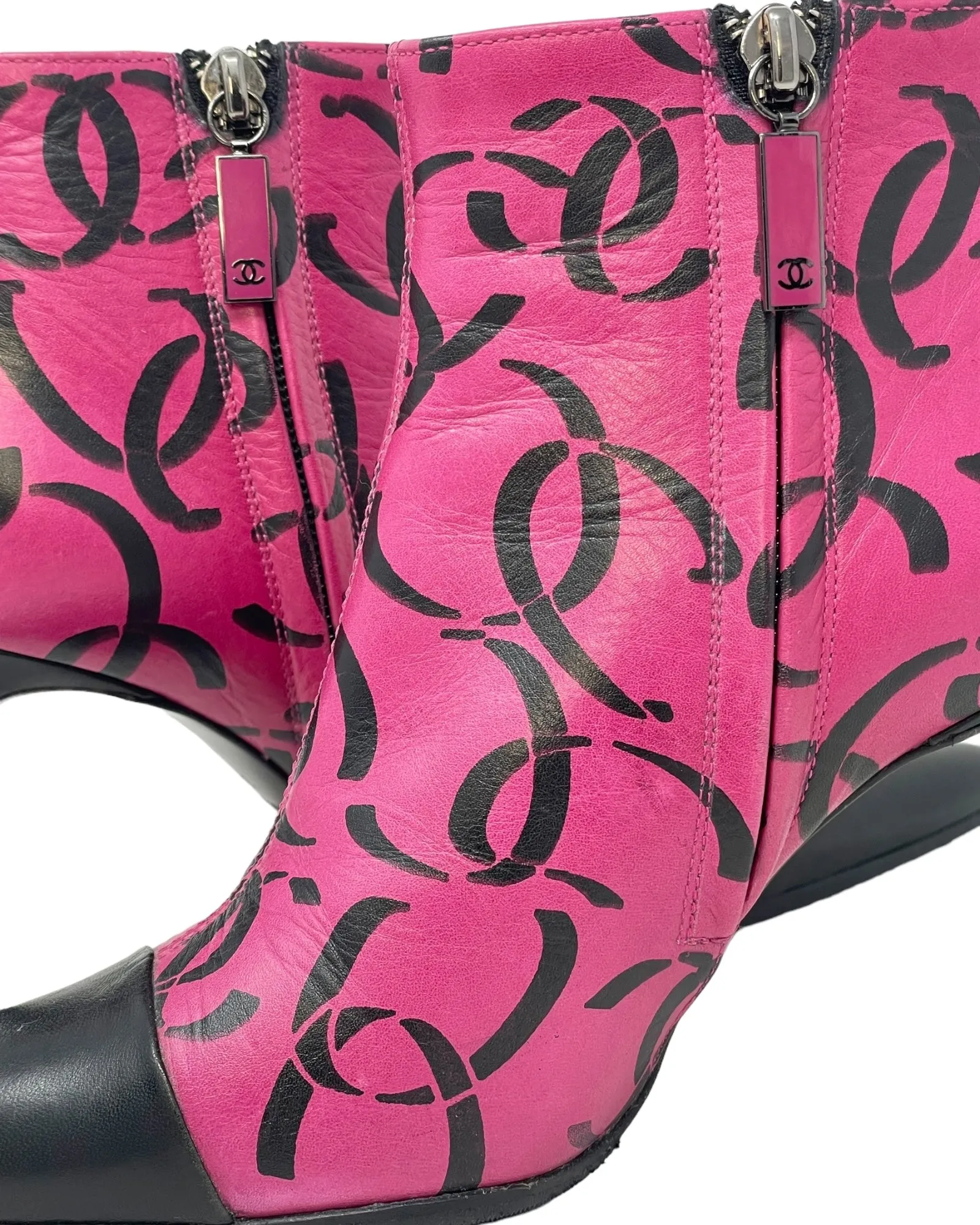 Chanel CC Logo Magenta Leather Ankle Boots, AW00, 35.5 EU