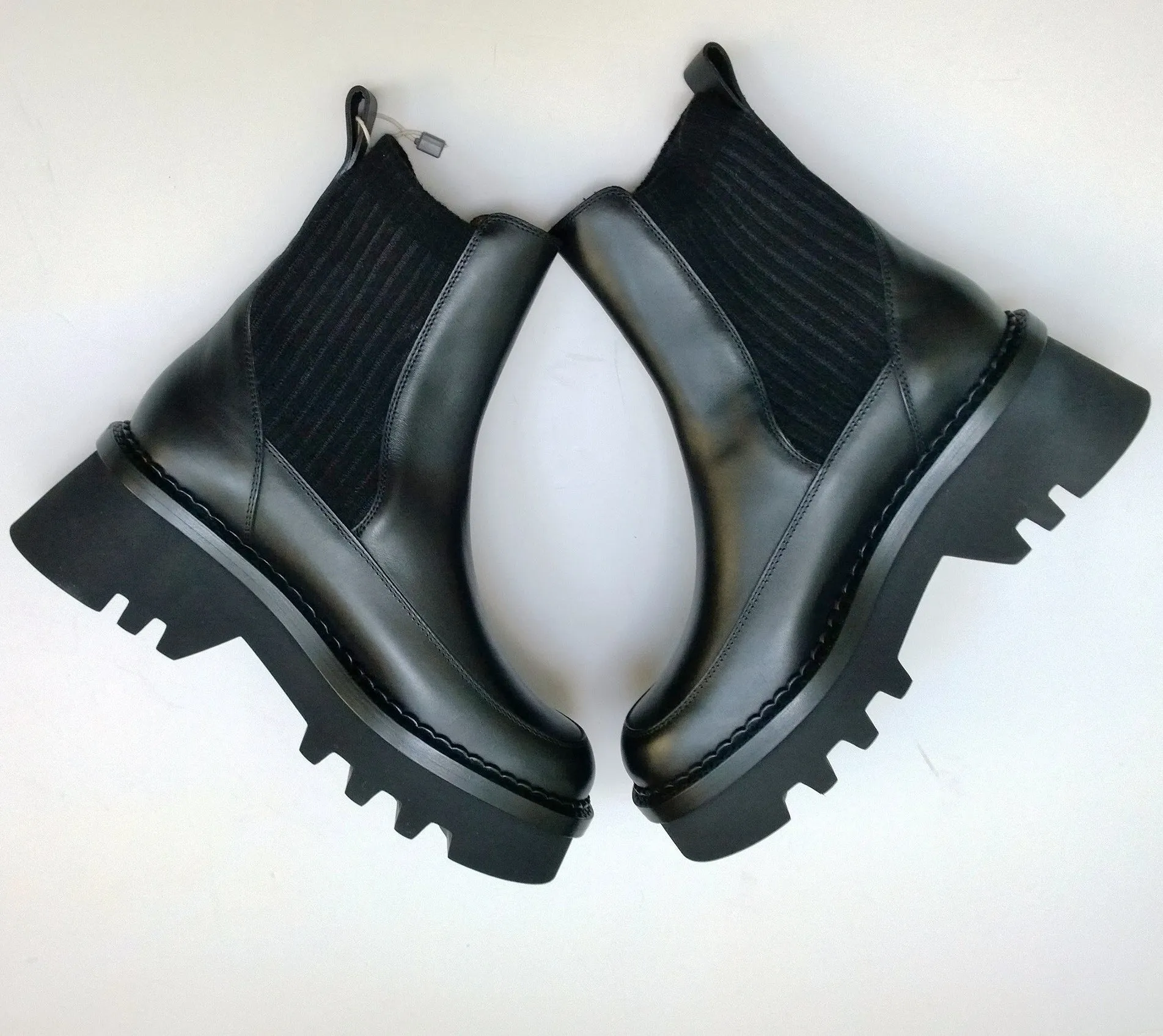 Chloé Owena Black Ankle Platform Boots with Elastic Sides