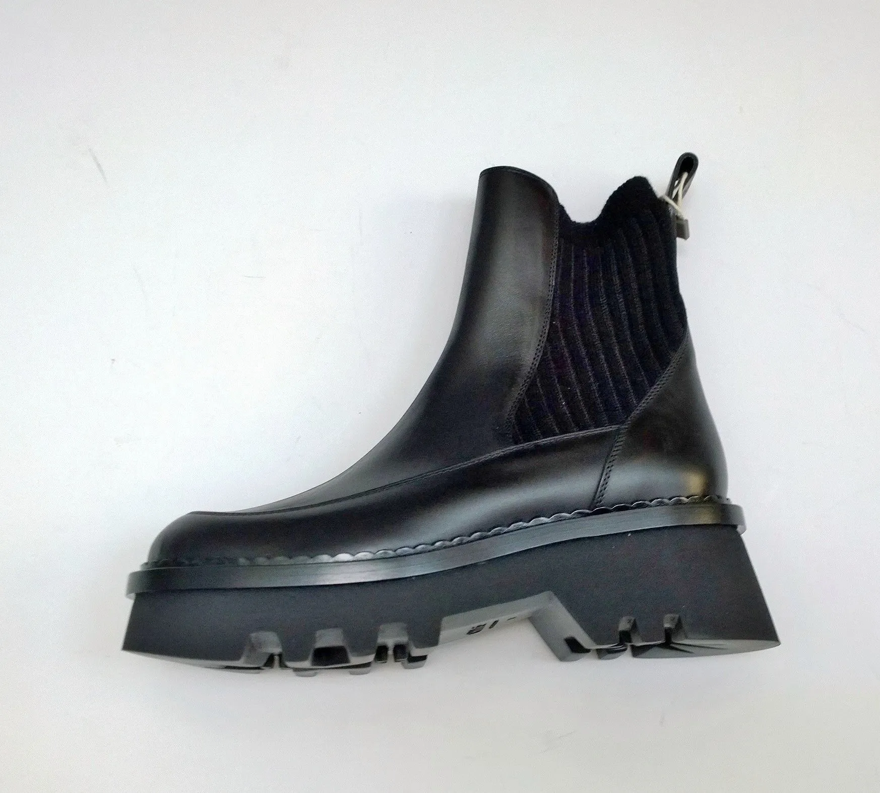 Chloé Owena Black Ankle Platform Boots with Elastic Sides