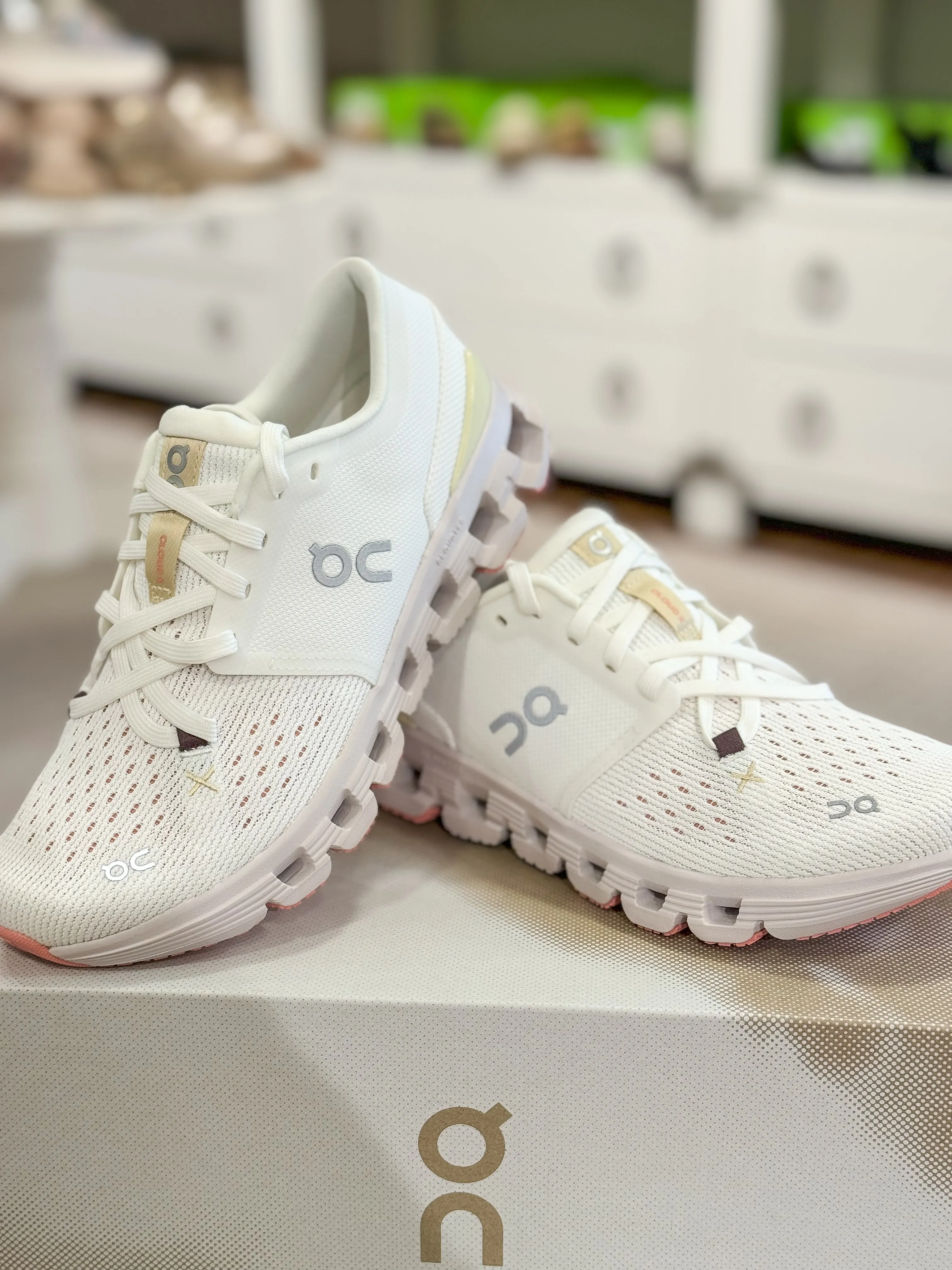 Cloud X 4 (Ivory/Sand)