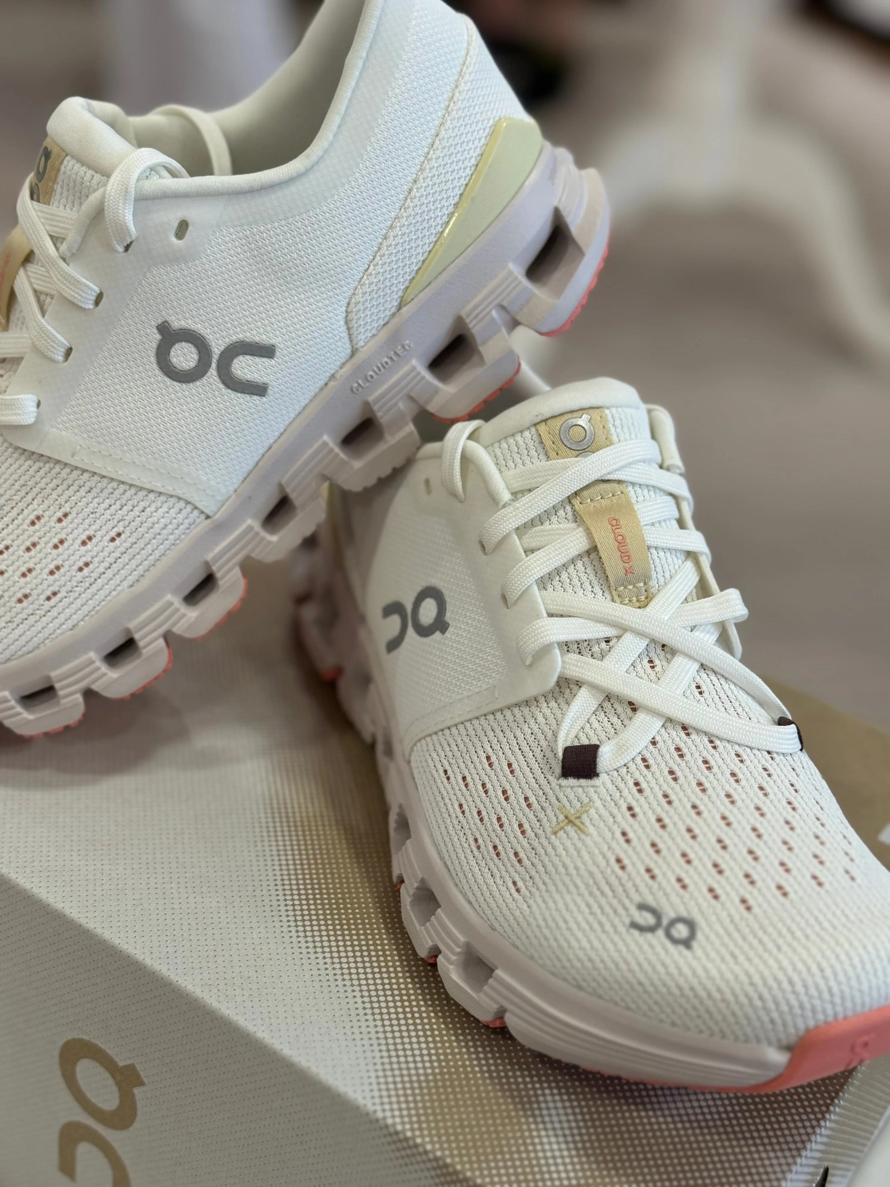 Cloud X 4 (Ivory/Sand)