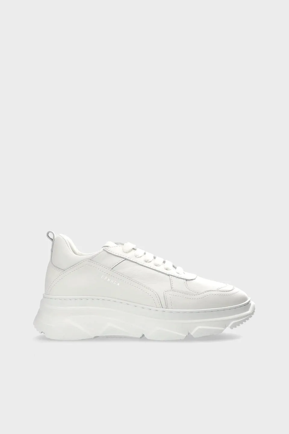 COPENHAGEN STUDIO Helhvit sneaker i glatt skinn