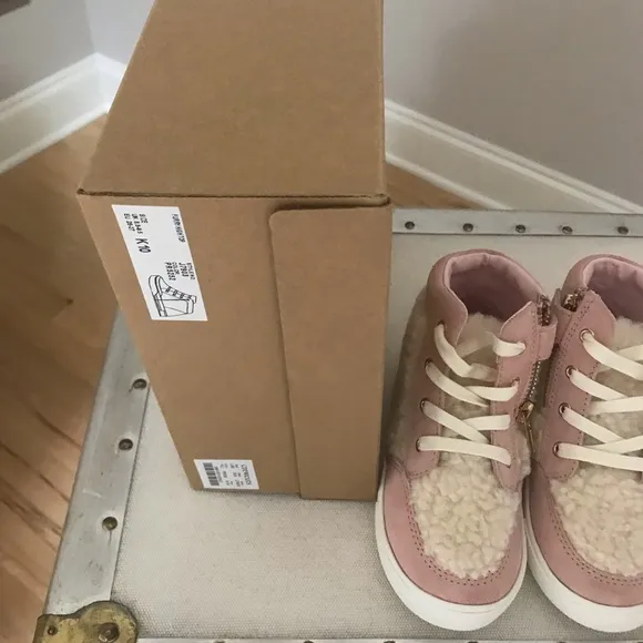 Crewcuts Girl’s Pink Suede Sneakers. Size 10. NIB