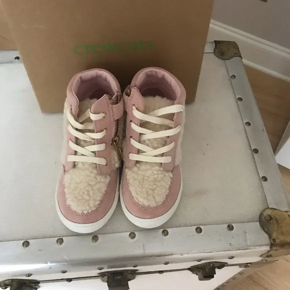 Crewcuts Girl’s Pink Suede Sneakers. Size 10. NIB
