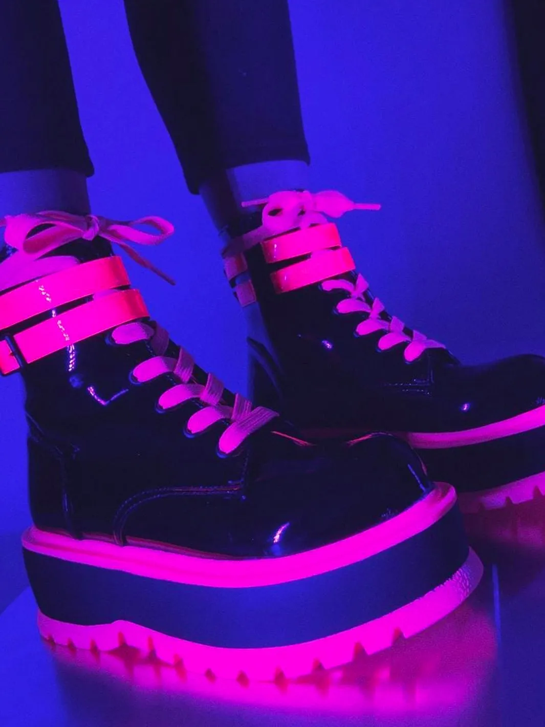 DEMONIA SLACKER-52 - PINK ✰ PRE ORDER ✰