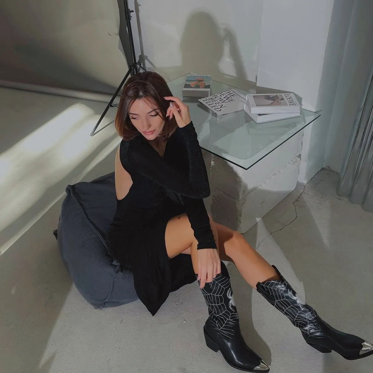 Embroidery Spider Webs Metal Pointed Toe Boots