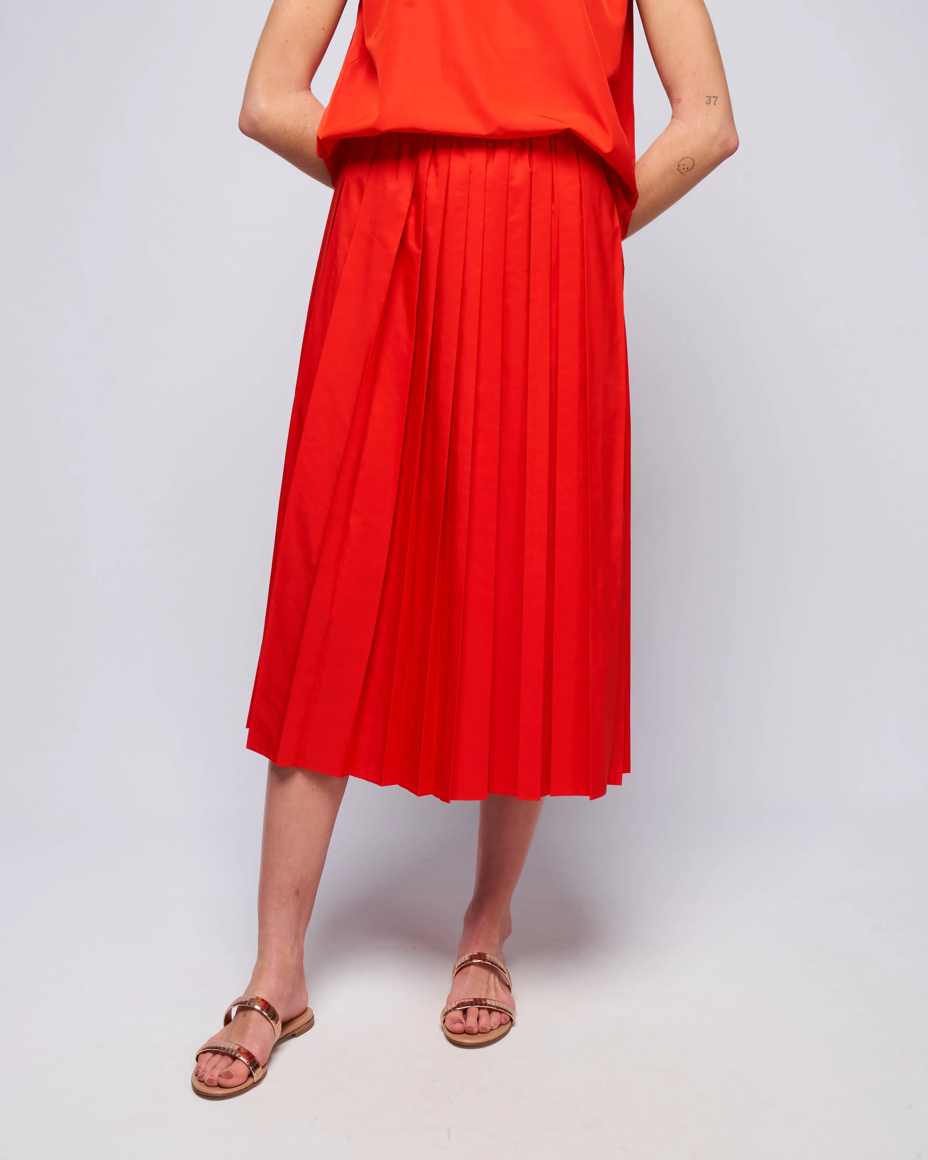 italian sporty nylon pleated pullon skirt - red