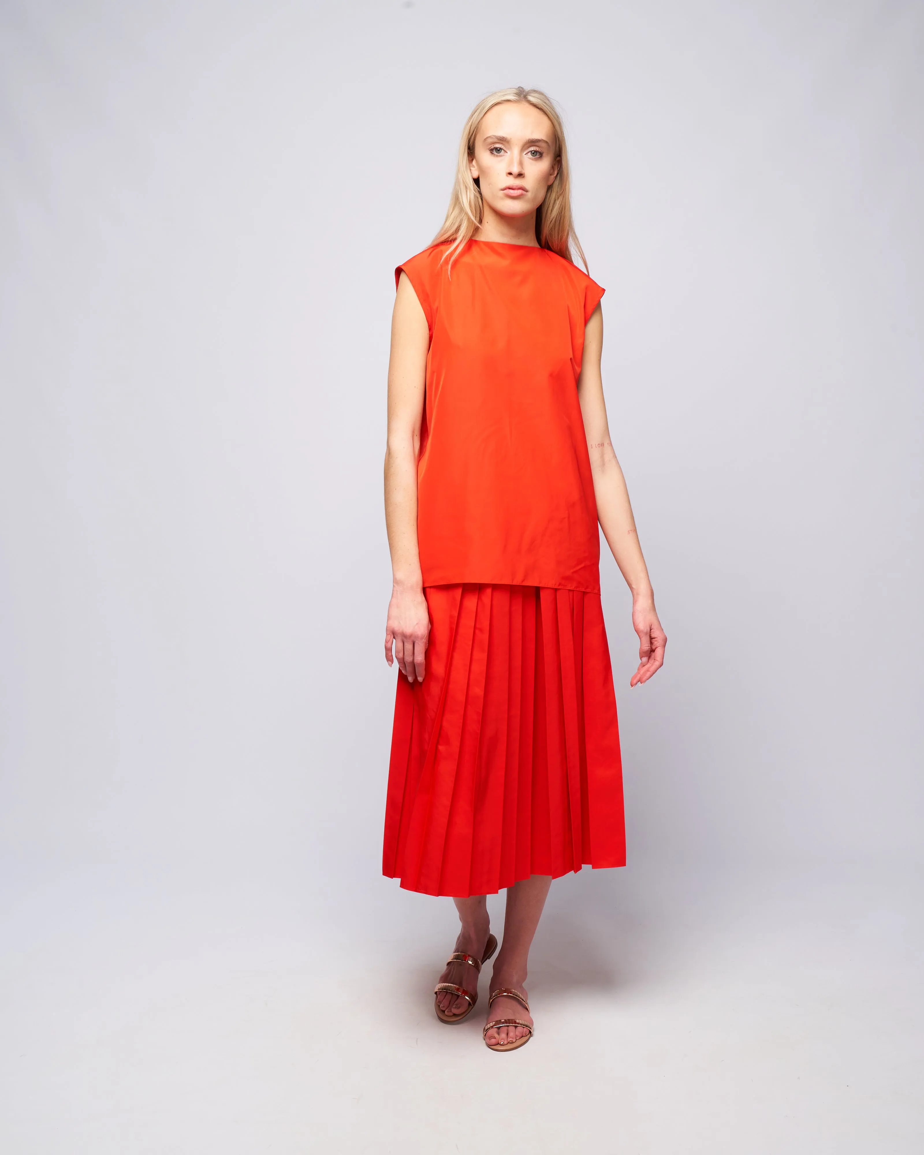 italian sporty nylon pleated pullon skirt - red