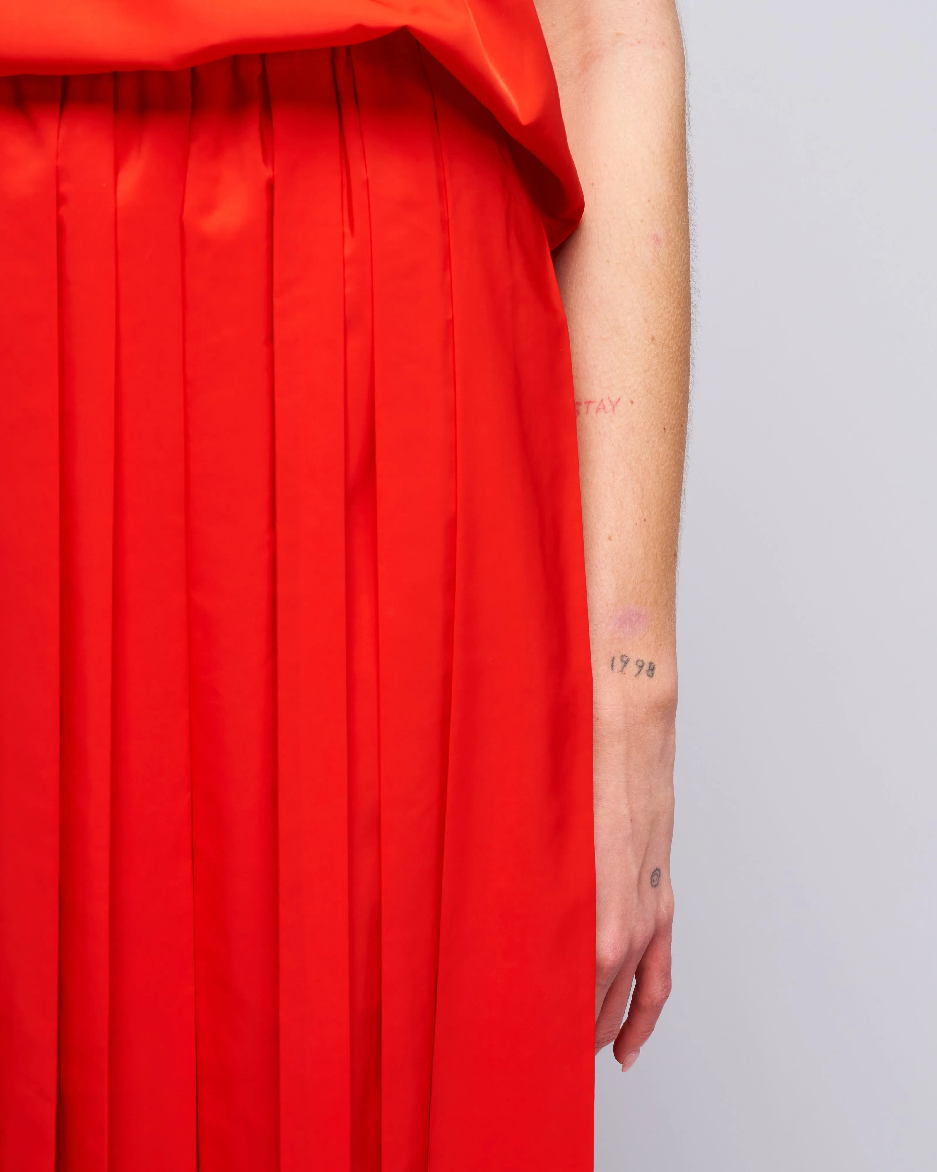 italian sporty nylon pleated pullon skirt - red