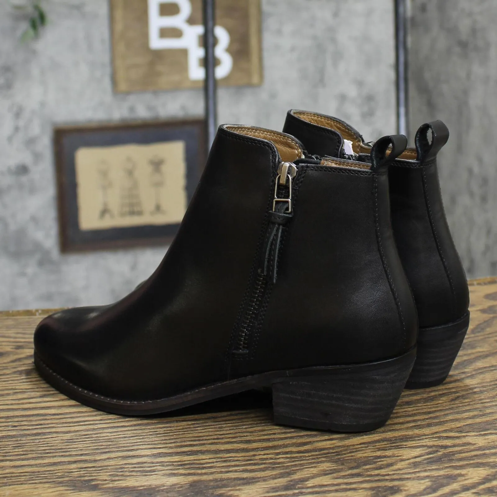 Journee Signature Womens Charlotte Leather Ankle Boots CHARLOTTE Black 6M
