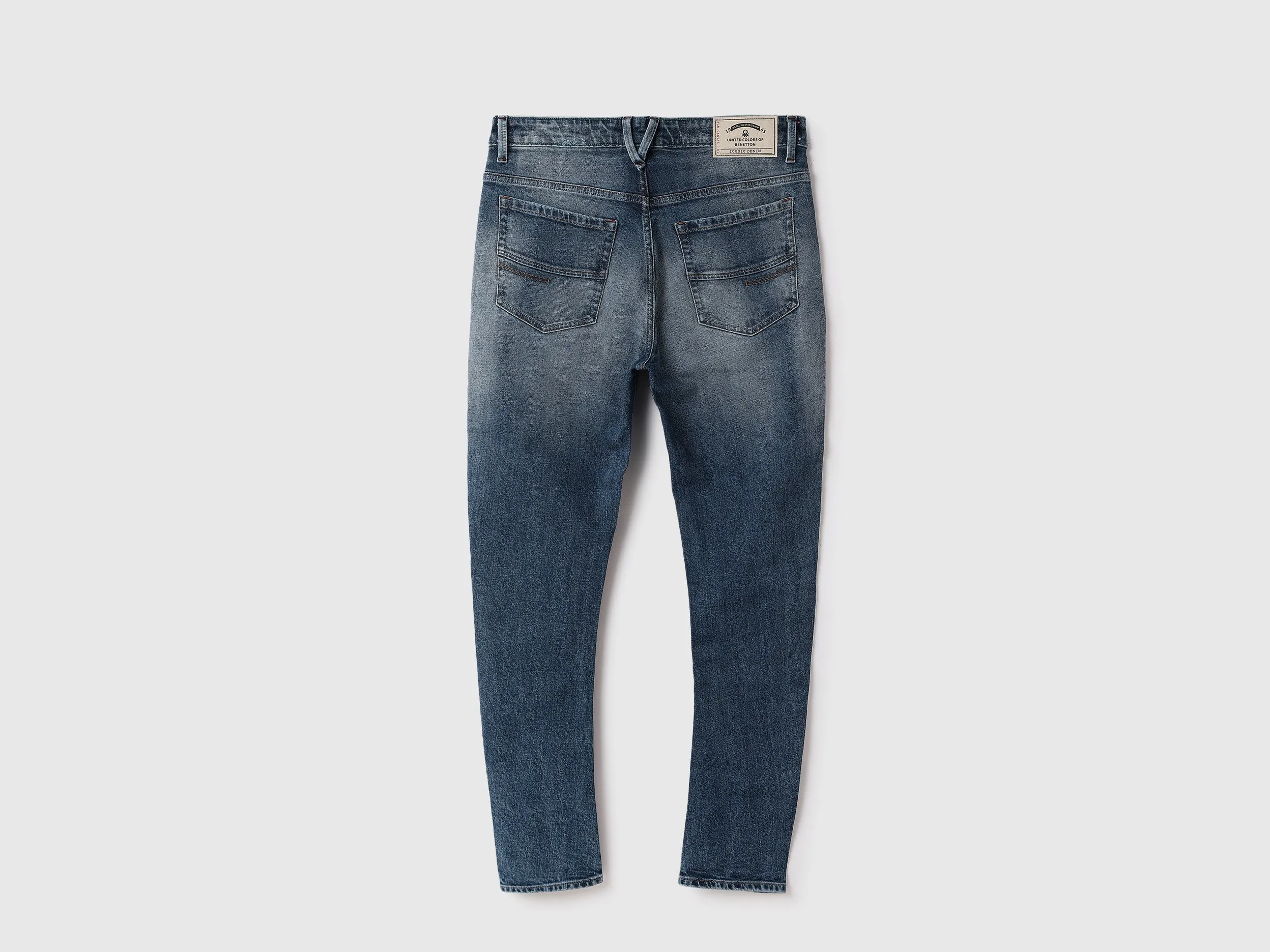Men Applique Carrot Fit Jeans