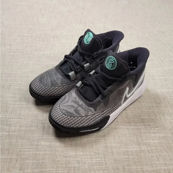 NIKE Kyrie 8 GO Orca GS Low Sneakers Black White Basketball DQ8077-001