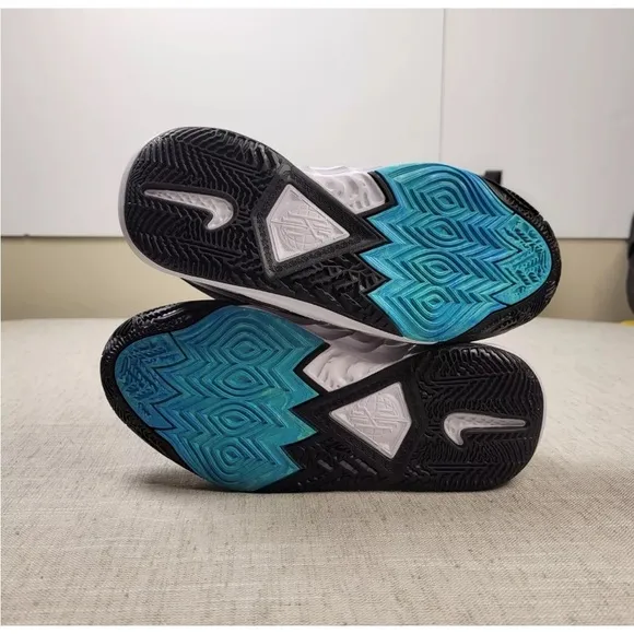 NIKE Kyrie 8 GO Orca GS Low Sneakers Black White Basketball DQ8077-001