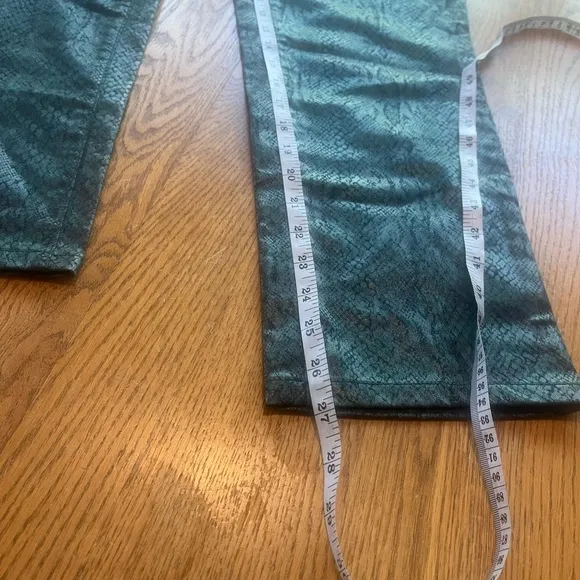 NWT Joes Jeans High Rise Straight Leg Crop Green Faux Snake Scaled Bistro 31