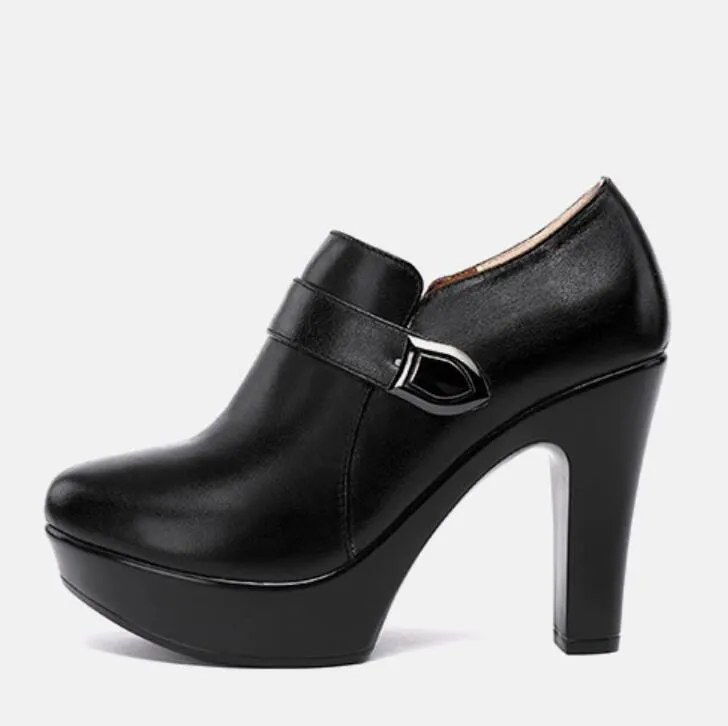 Petite Size 2 Platform Chunky Heel Platform Booties DS77