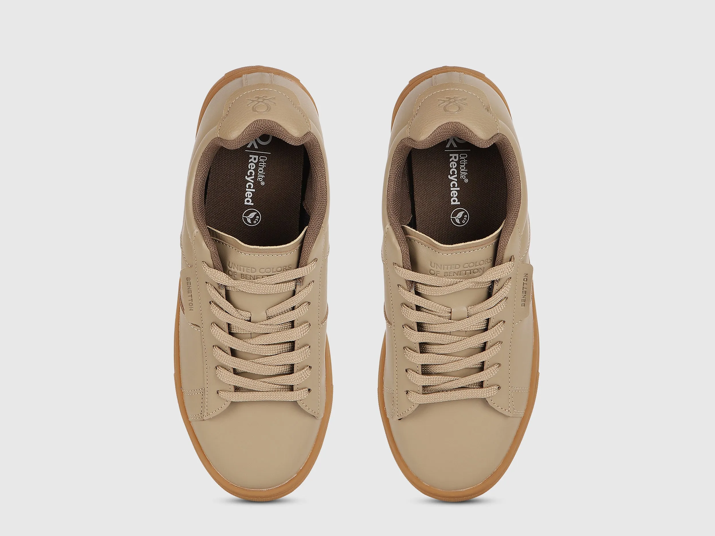 Solid Pattern Lace-Up Casual Sneakers