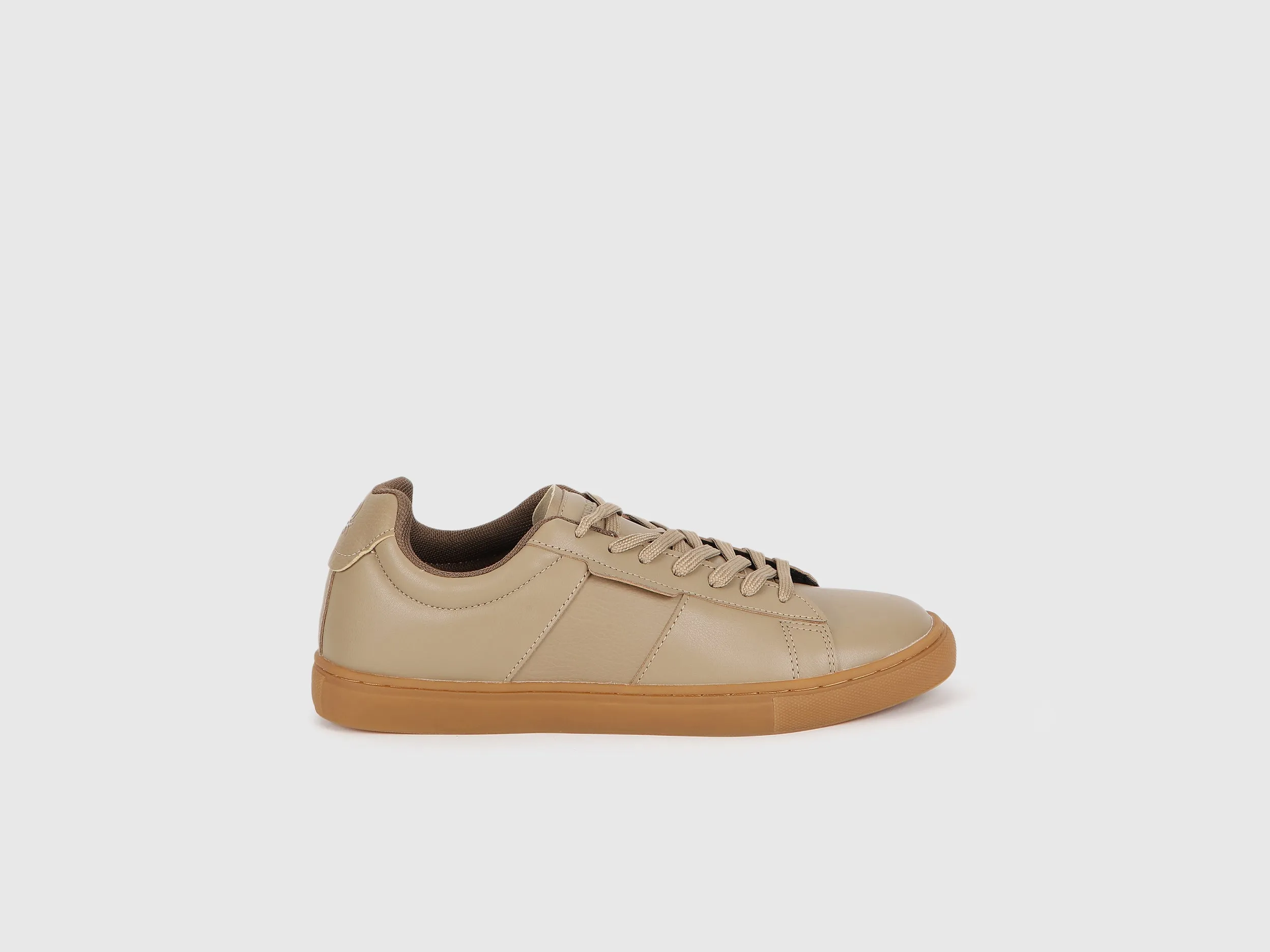 Solid Pattern Lace-Up Casual Sneakers
