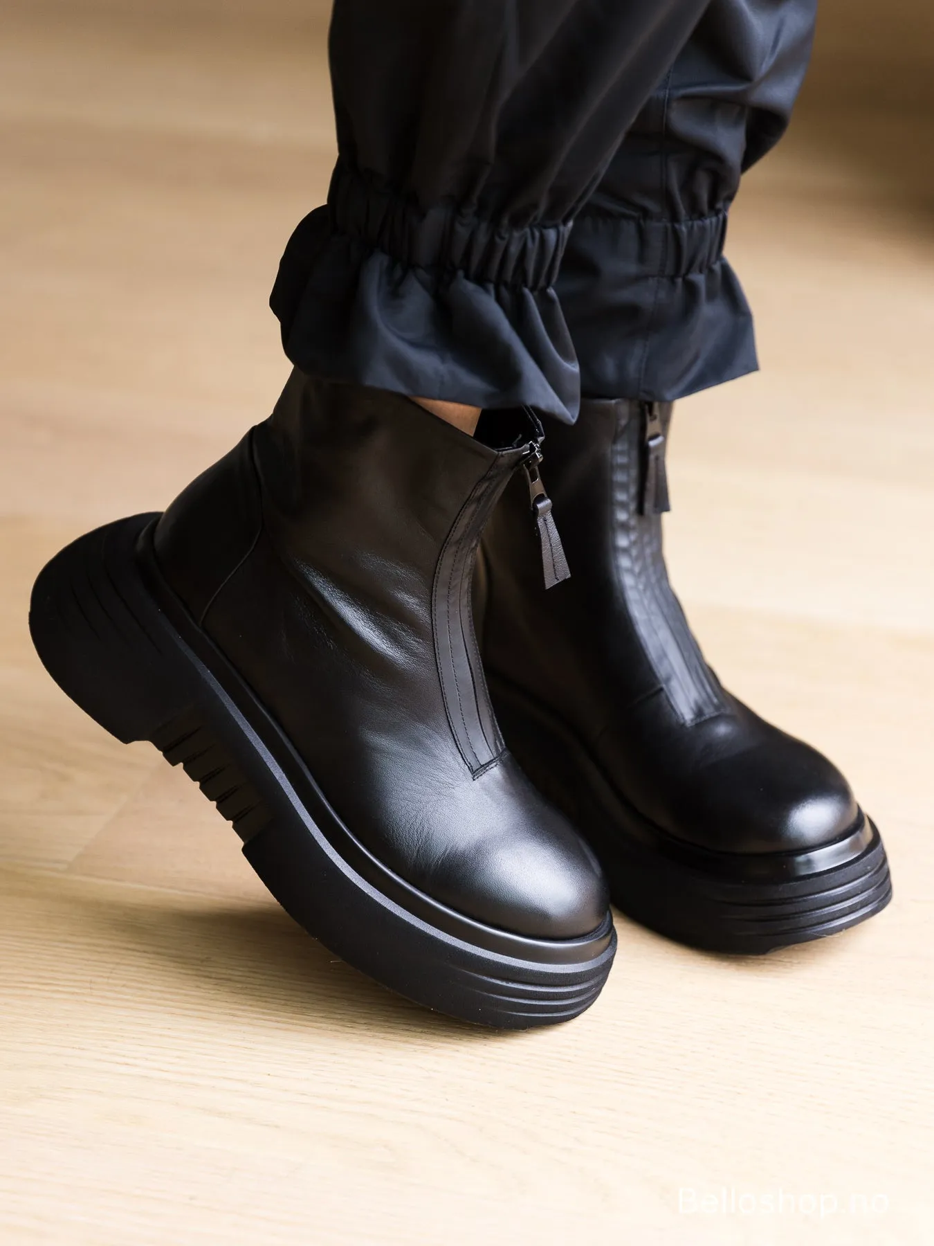 Strategia Sort glatt skinn boots m/ny kraftig såle og glidelås