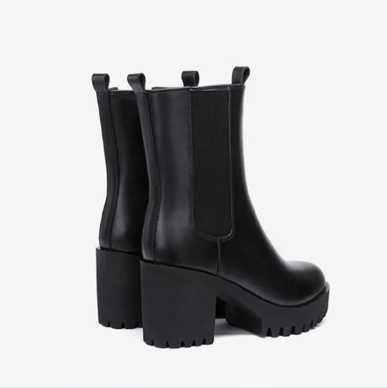 Women's Small Size 2 Chunky Heel Side Zipper Boots DS291